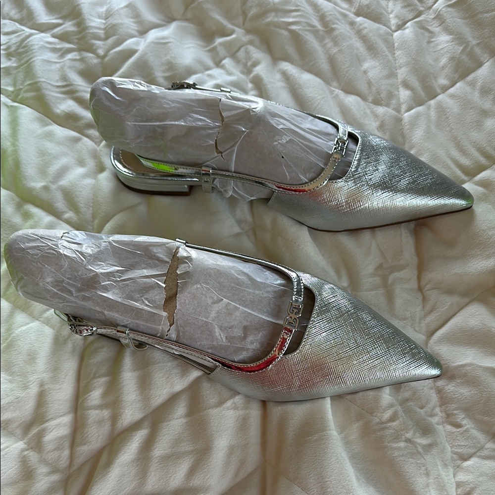 Sam Edelman Silver Metallic Flats - Picture 2 of 5